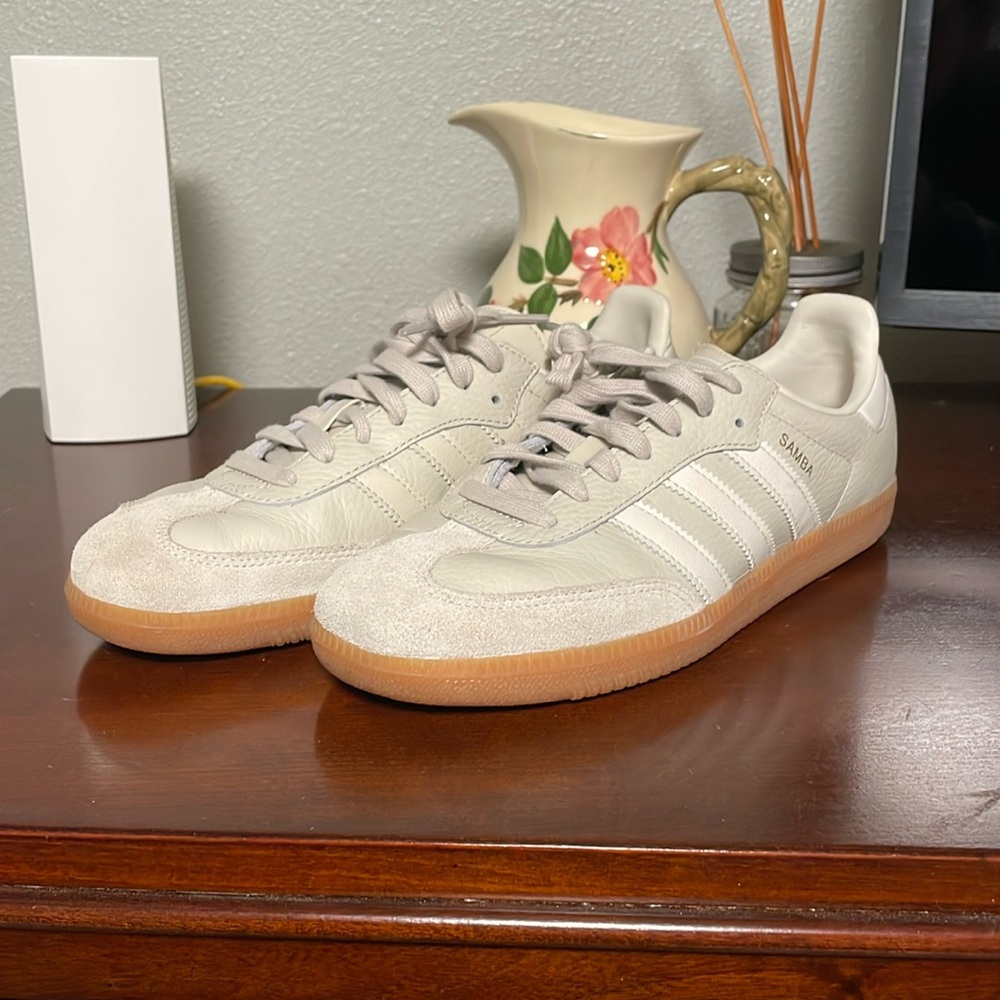 Adidas Sambas Sneaker - Tan Leather
